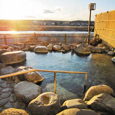 那珂川町温泉浴場「ゆりがねの湯」から見える美しい夕日の写真
