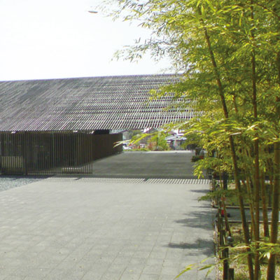 那珂川町馬頭広重美術館の外観写真。竹林が美しいです。